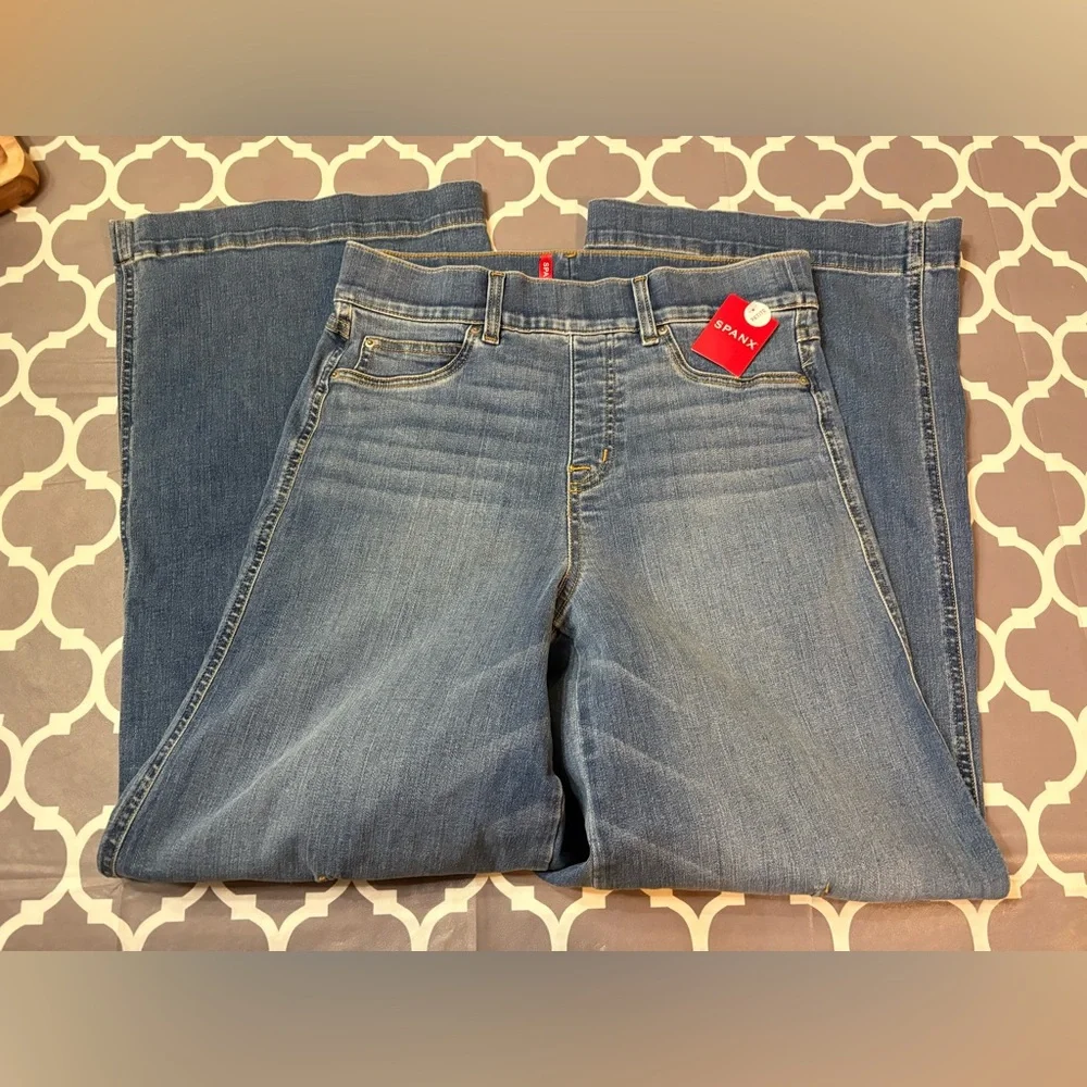 SPANX Seamed Front Wide-Leg Pull On Jeans Petite Medium in Vintage Indigo NWT